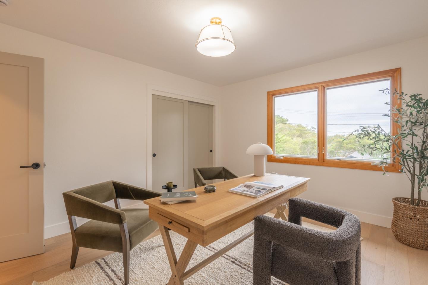 Detail Gallery Image 16 of 31 For 1121 Circle Rd, Pebble Beach,  CA 93953 - 3 Beds | 2/1 Baths