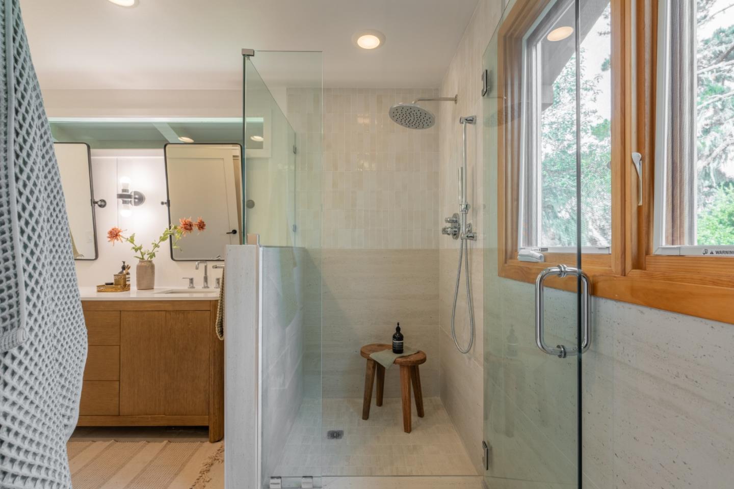 Detail Gallery Image 24 of 31 For 1121 Circle Rd, Pebble Beach,  CA 93953 - 3 Beds | 2/1 Baths