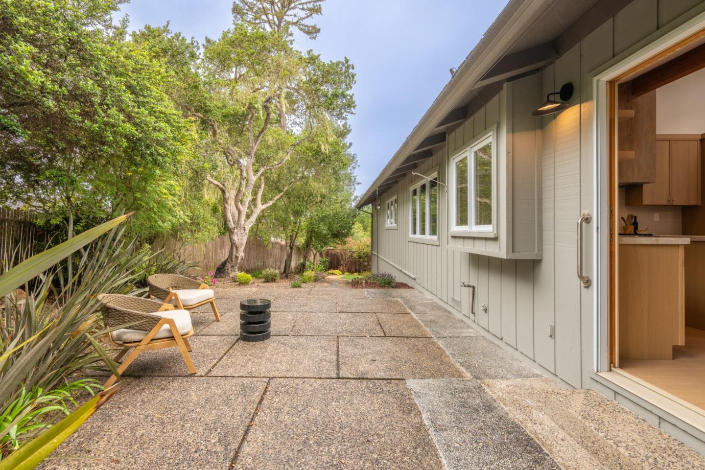 Detail Gallery Image 25 of 31 For 1121 Circle Rd, Pebble Beach,  CA 93953 - 3 Beds | 2/1 Baths