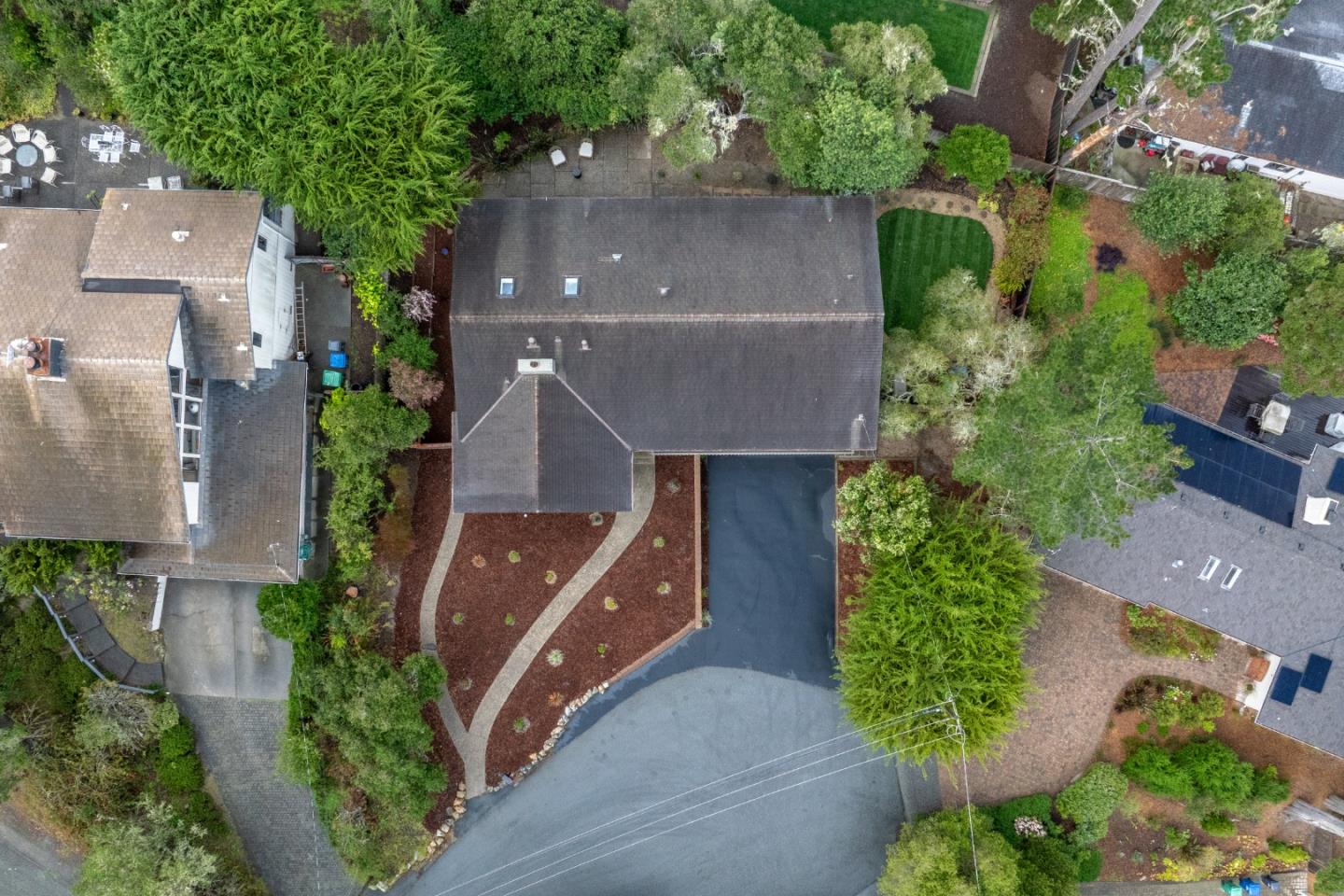 Detail Gallery Image 27 of 31 For 1121 Circle Rd, Pebble Beach,  CA 93953 - 3 Beds | 2/1 Baths