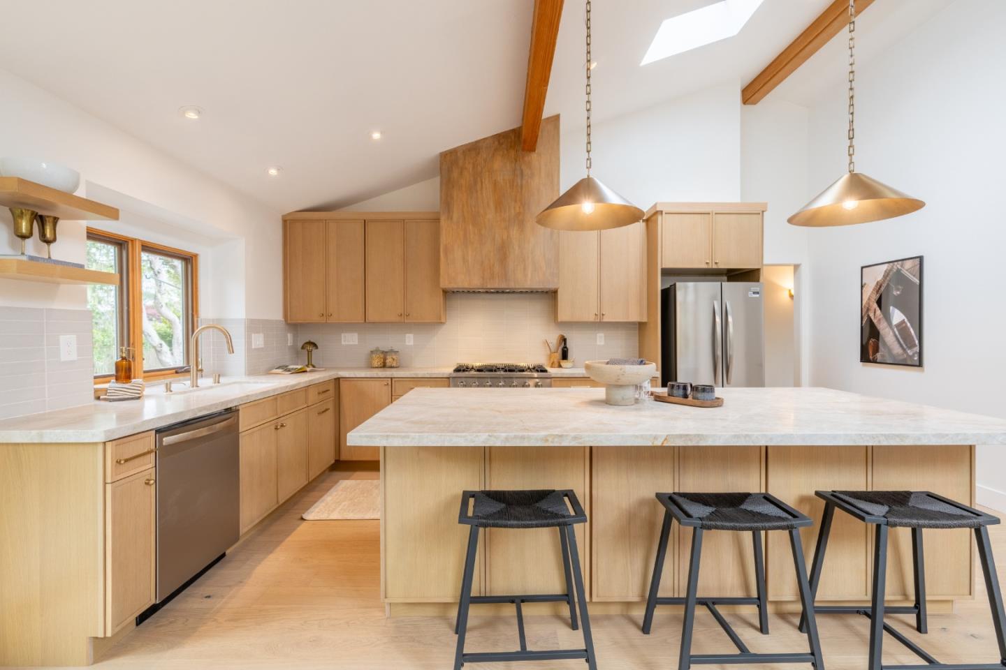 Detail Gallery Image 7 of 31 For 1121 Circle Rd, Pebble Beach,  CA 93953 - 3 Beds | 2/1 Baths