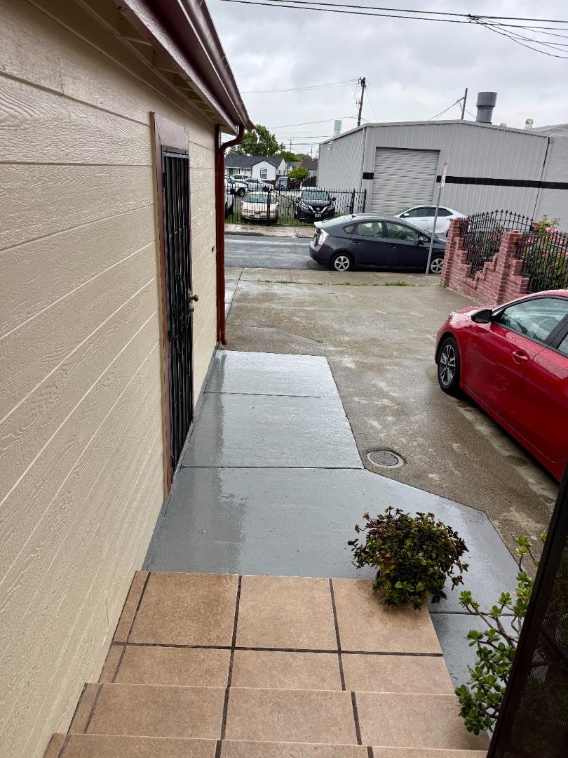 Detail Gallery Image 11 of 28 For 2200 Sutter Ave, San Pablo,  CA 94806 - 5 Beds | 3 Baths