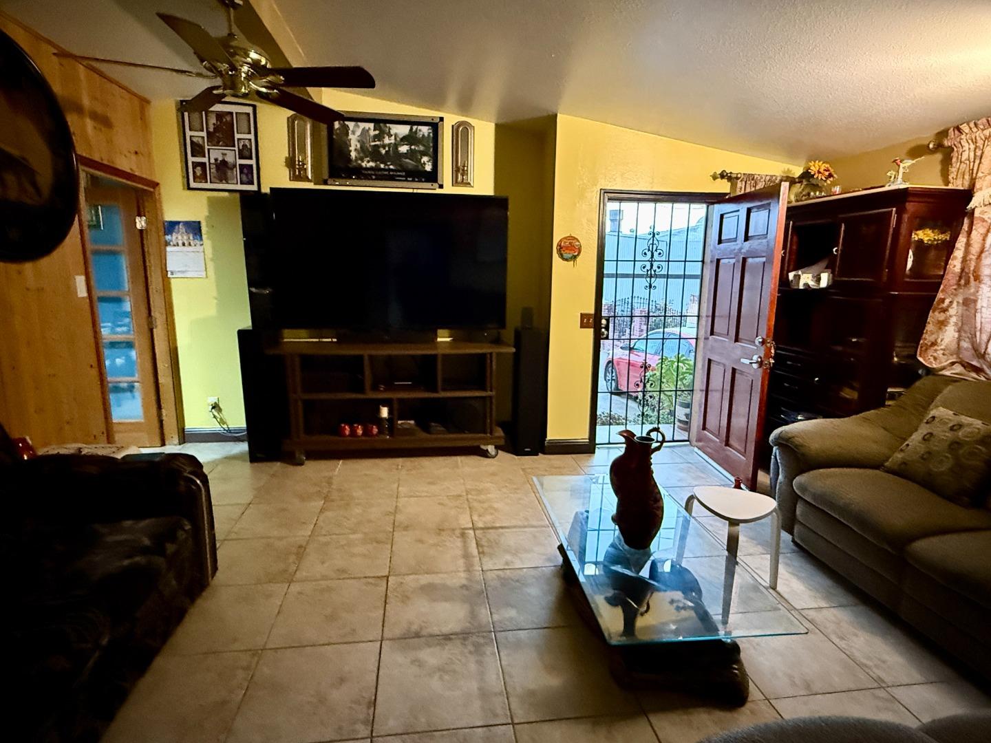 Detail Gallery Image 14 of 28 For 2200 Sutter Ave, San Pablo,  CA 94806 - 5 Beds | 3 Baths