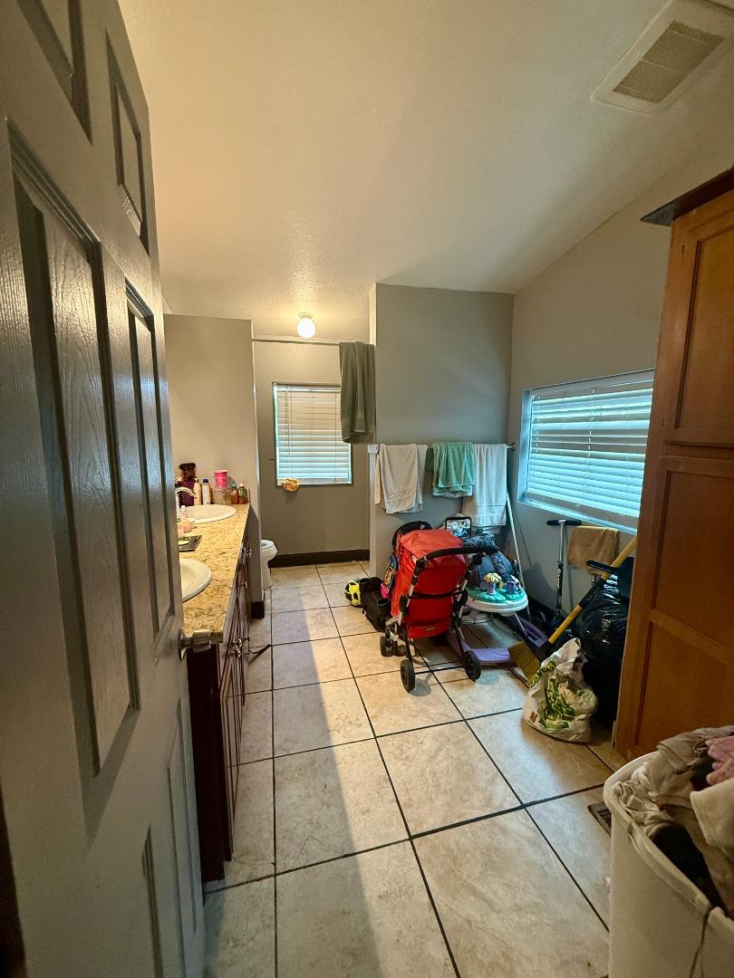 Detail Gallery Image 25 of 28 For 2200 Sutter Ave, San Pablo,  CA 94806 - 5 Beds | 3 Baths