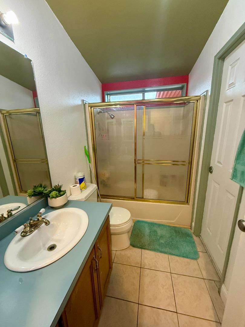 Detail Gallery Image 7 of 28 For 2200 Sutter Ave, San Pablo,  CA 94806 - 5 Beds | 3 Baths