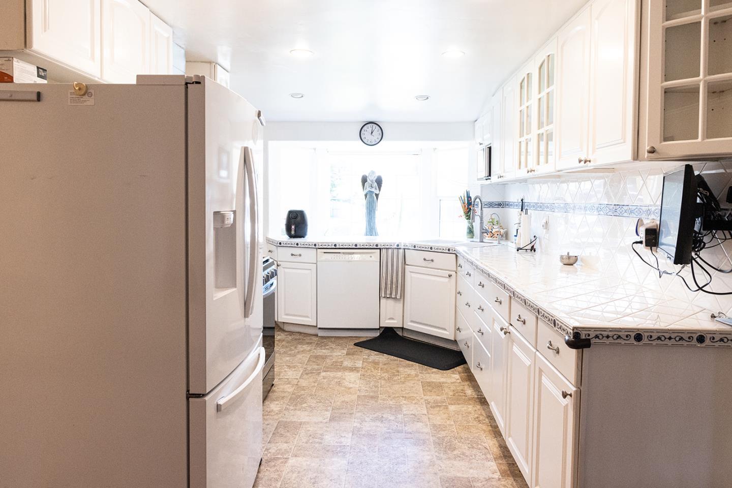 Detail Gallery Image 6 of 36 For 632 Serenade Ct, San Jose,  CA 95111 - 6 Beds | 3 Baths