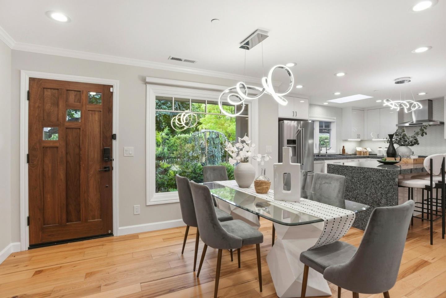 Detail Gallery Image 12 of 48 For 425 Concord Dr, Menlo Park,  CA 94025 - 4 Beds | 3/1 Baths