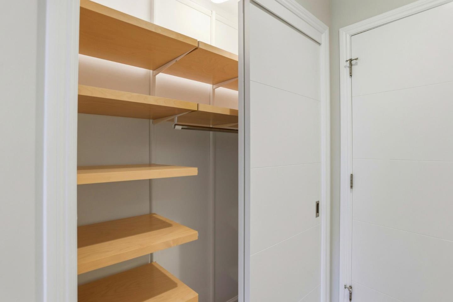 Detail Gallery Image 29 of 48 For 425 Concord Dr, Menlo Park,  CA 94025 - 4 Beds | 3/1 Baths