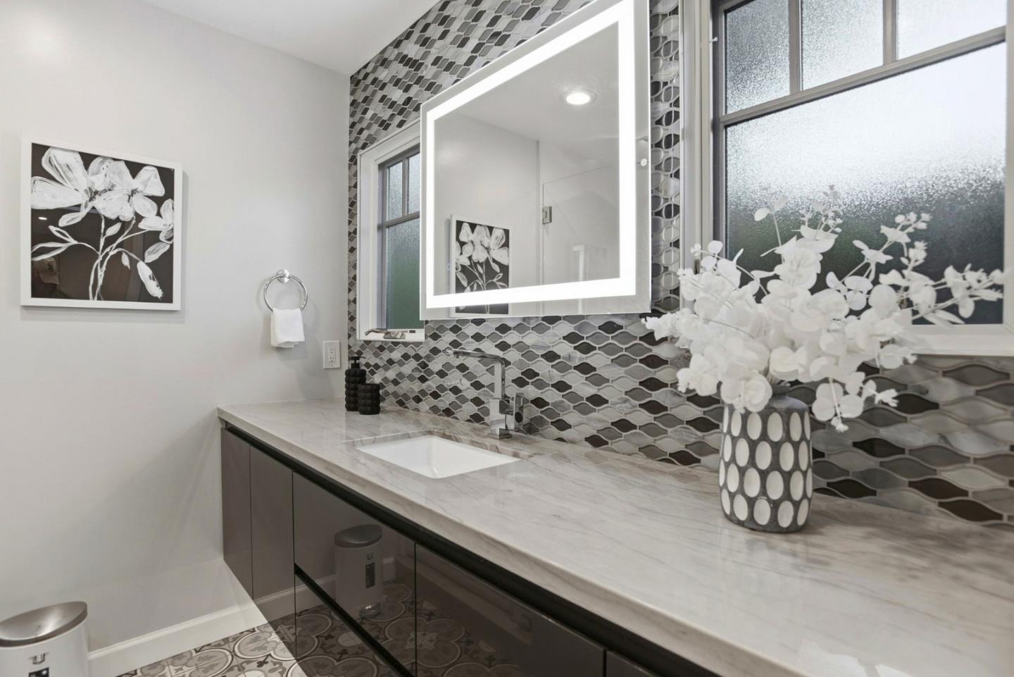 Detail Gallery Image 35 of 48 For 425 Concord Dr, Menlo Park,  CA 94025 - 4 Beds | 3/1 Baths