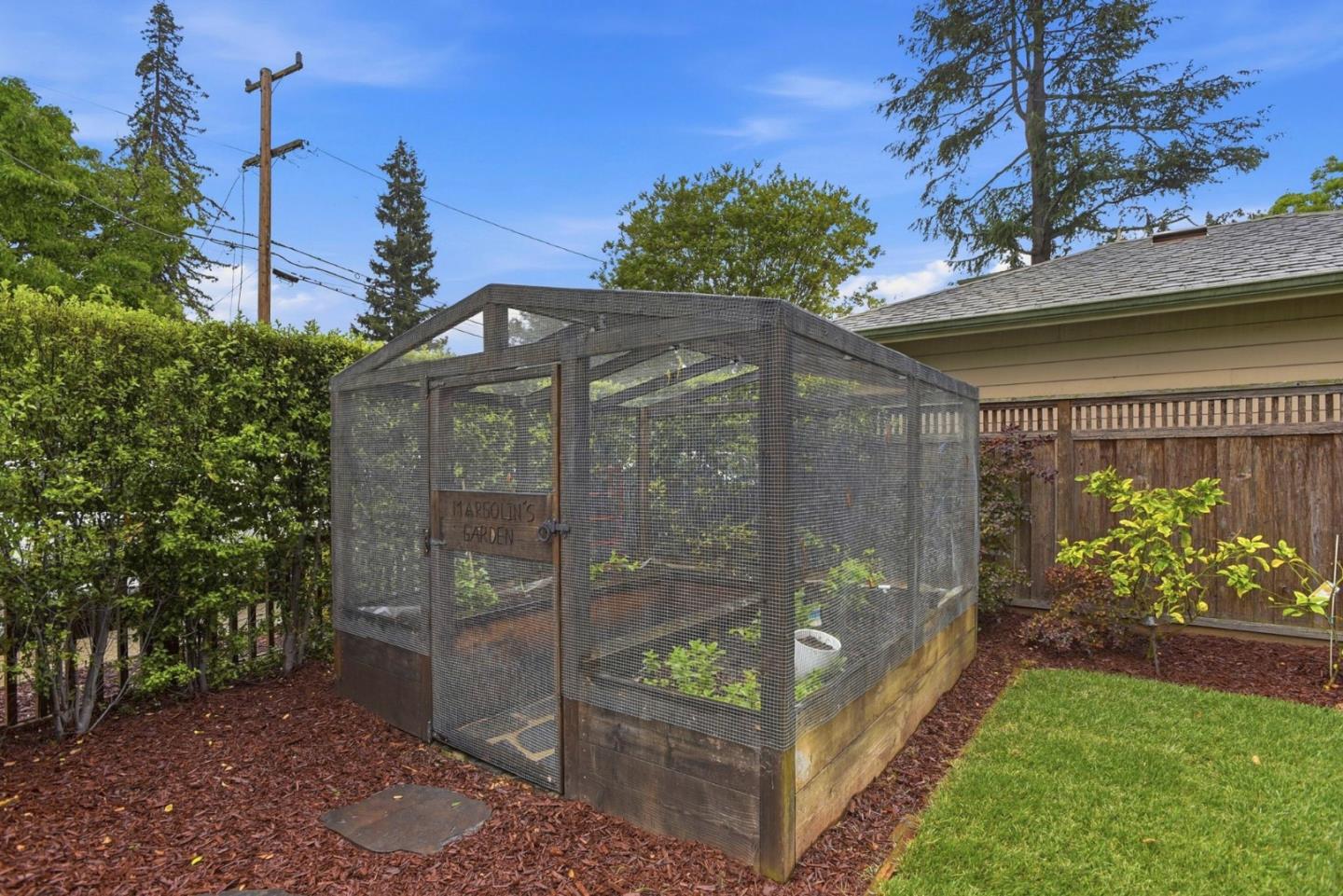 Detail Gallery Image 41 of 48 For 425 Concord Dr, Menlo Park,  CA 94025 - 4 Beds | 3/1 Baths