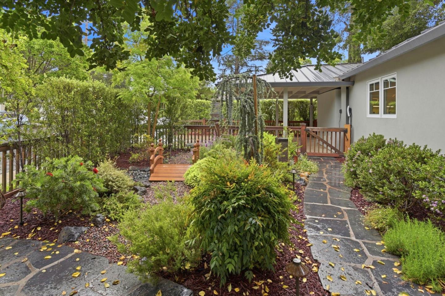 Detail Gallery Image 43 of 48 For 425 Concord Dr, Menlo Park,  CA 94025 - 4 Beds | 3/1 Baths