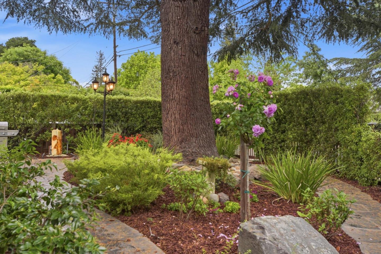 Detail Gallery Image 46 of 48 For 425 Concord Dr, Menlo Park,  CA 94025 - 4 Beds | 3/1 Baths