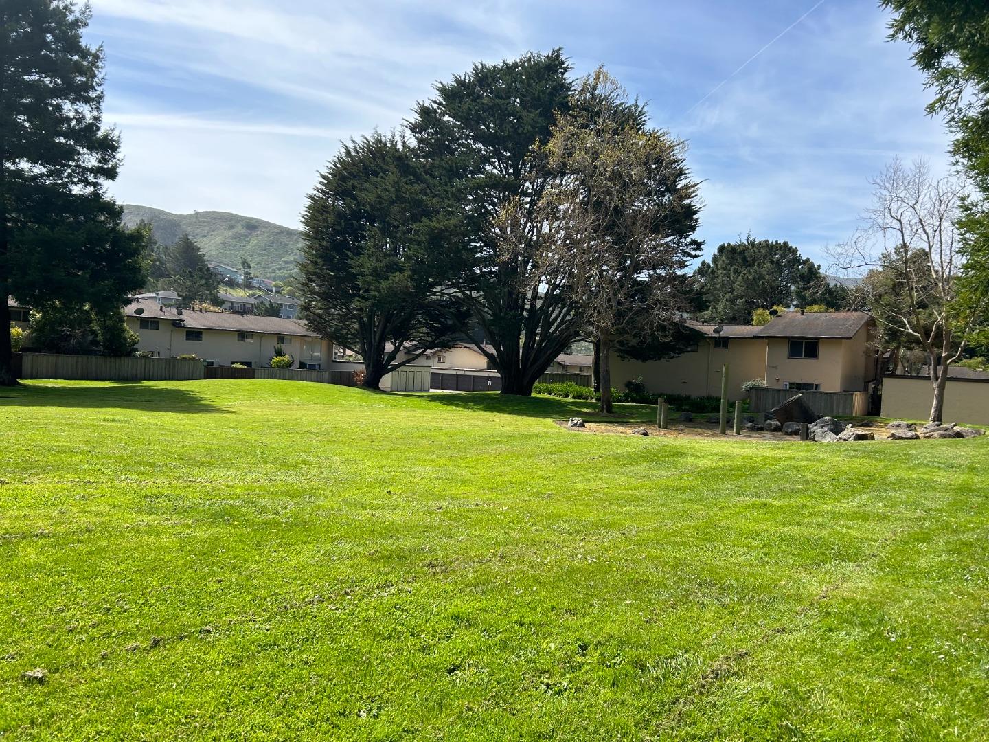 Detail Gallery Image 37 of 38 For 1231 Oddstad Blvd, Pacifica,  CA 94044 - 2 Beds | 1/1 Baths