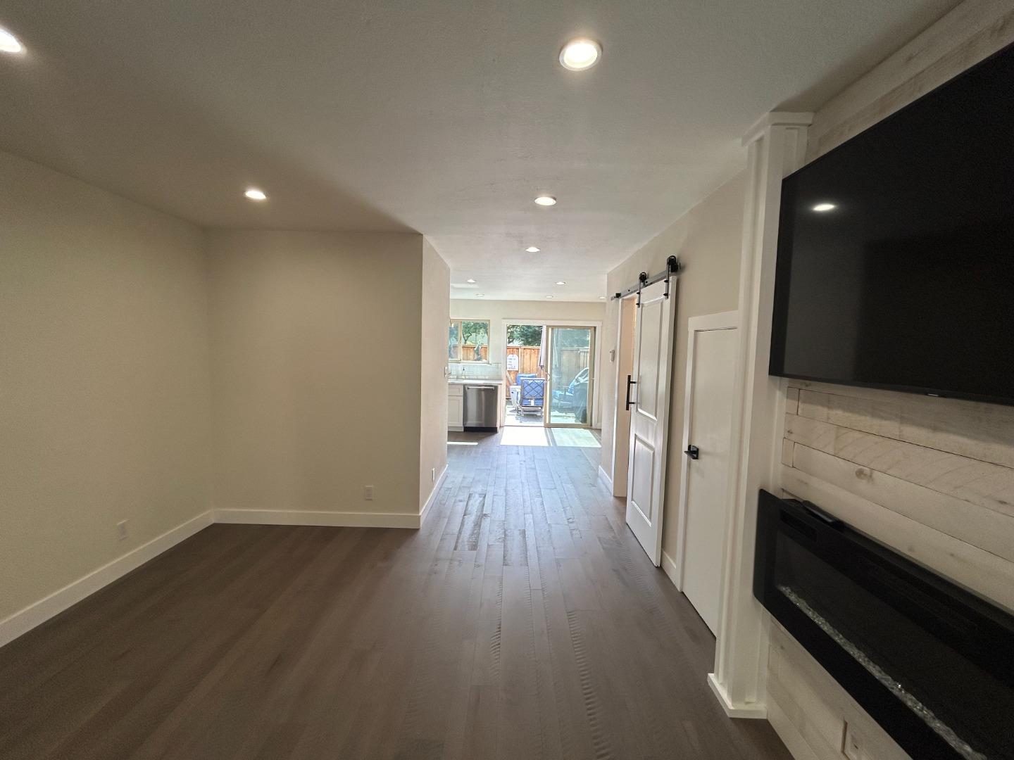 Detail Gallery Image 6 of 38 For 1231 Oddstad Blvd, Pacifica,  CA 94044 - 2 Beds | 1/1 Baths