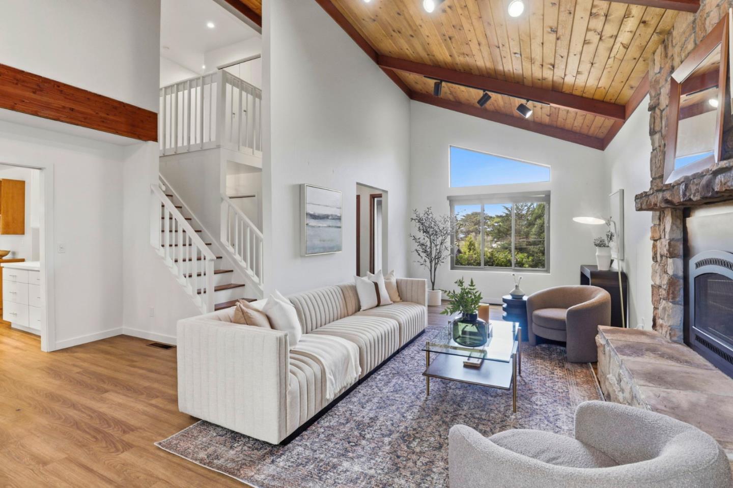 Detail Gallery Image 10 of 51 For 1121 Date St, Montara,  CA 94037 - 3 Beds | 2/1 Baths