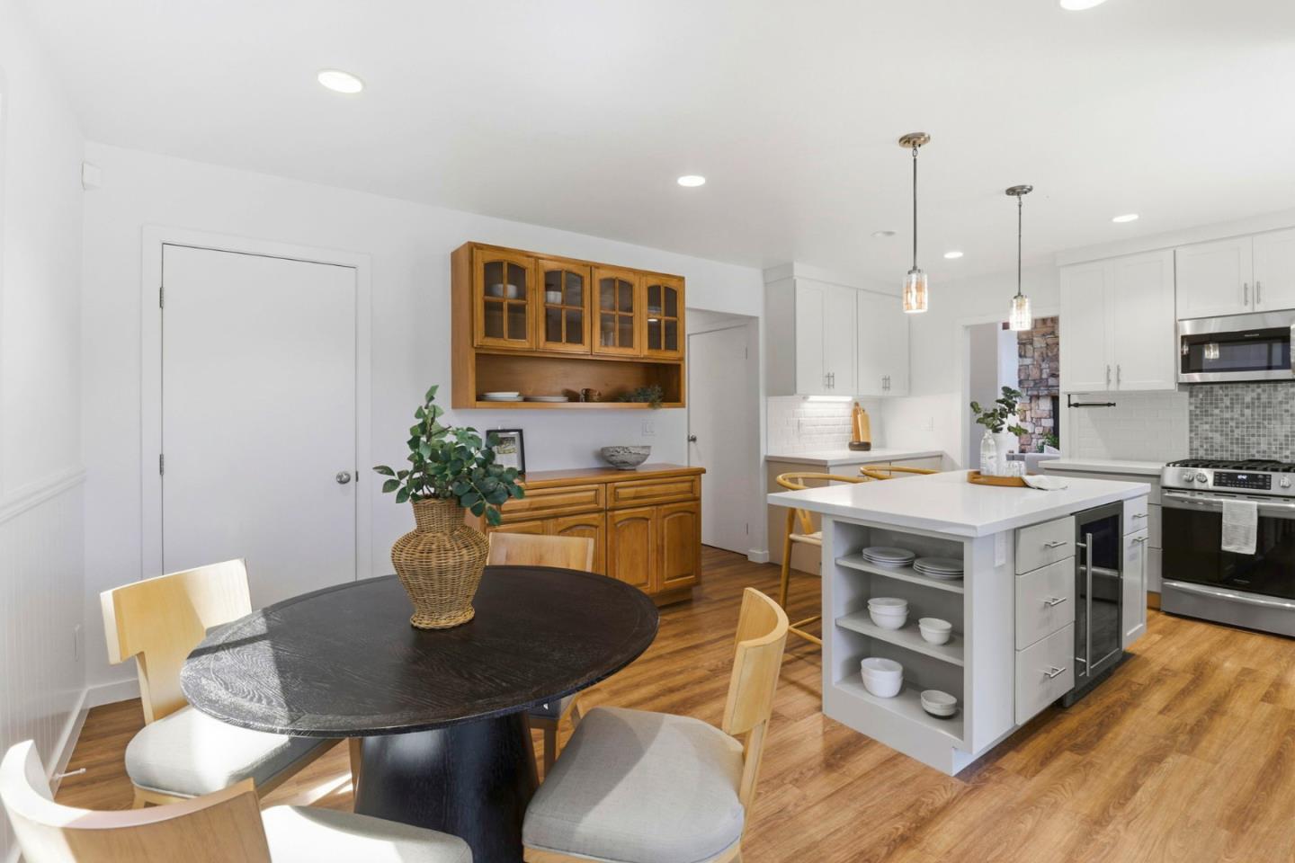 Detail Gallery Image 14 of 51 For 1121 Date St, Montara,  CA 94037 - 3 Beds | 2/1 Baths