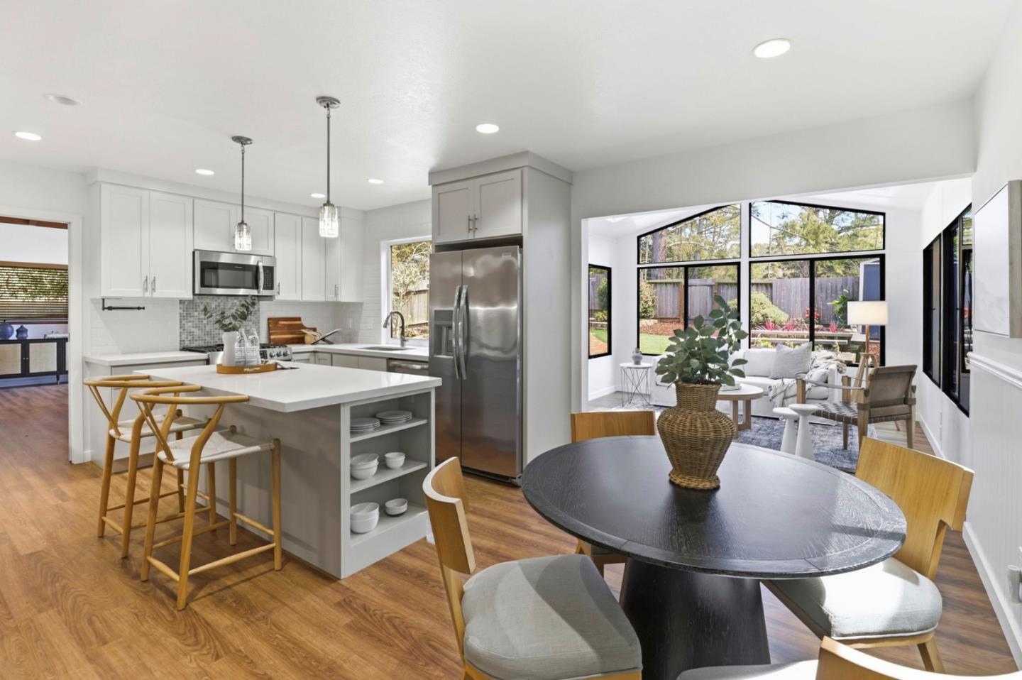 Detail Gallery Image 15 of 51 For 1121 Date St, Montara,  CA 94037 - 3 Beds | 2/1 Baths