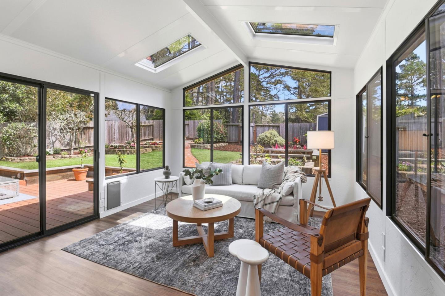 Detail Gallery Image 16 of 51 For 1121 Date St, Montara,  CA 94037 - 3 Beds | 2/1 Baths