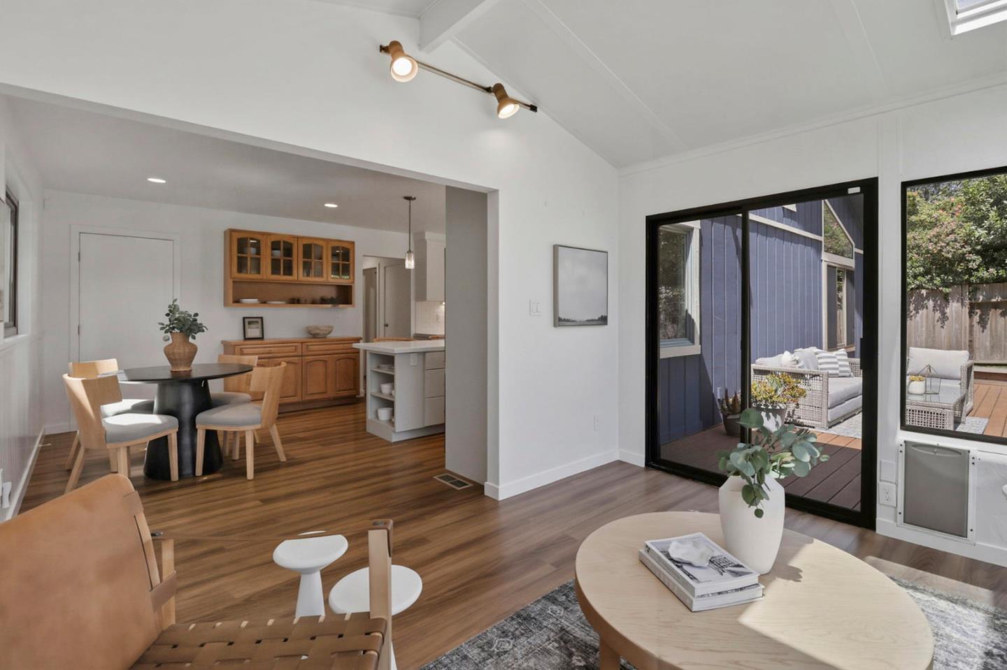 Detail Gallery Image 19 of 51 For 1121 Date St, Montara,  CA 94037 - 3 Beds | 2/1 Baths