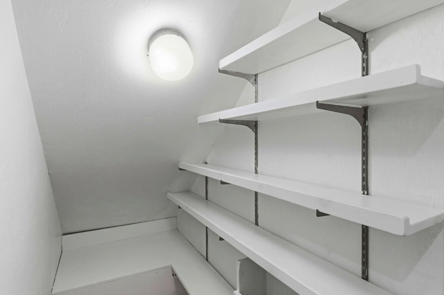 Detail Gallery Image 23 of 51 For 1121 Date St, Montara,  CA 94037 - 3 Beds | 2/1 Baths