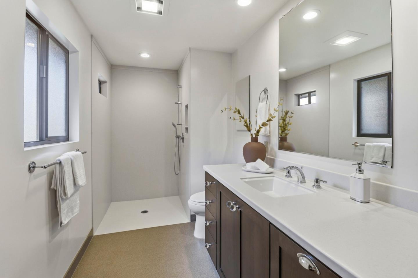 Detail Gallery Image 29 of 51 For 1121 Date St, Montara,  CA 94037 - 3 Beds | 2/1 Baths