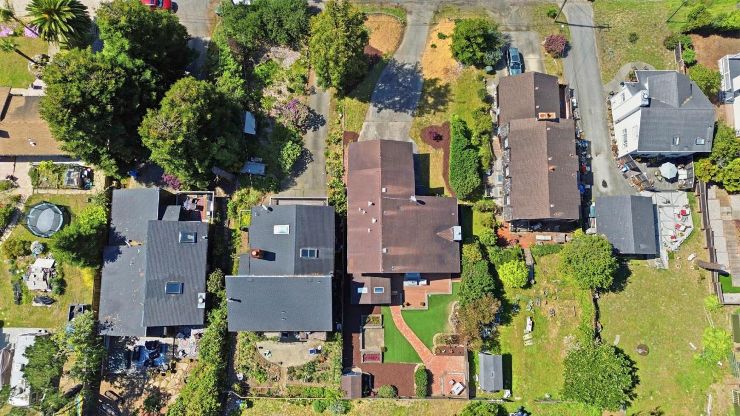 Detail Gallery Image 47 of 51 For 1121 Date St, Montara,  CA 94037 - 3 Beds | 2/1 Baths