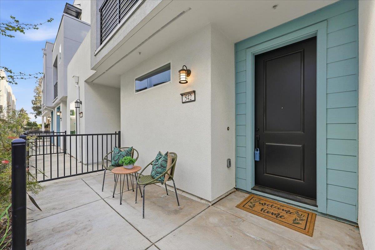 Detail Gallery Image 3 of 32 For 542 Remi Ln, San Jose,  CA 95133 - 3 Beds | 3 Baths