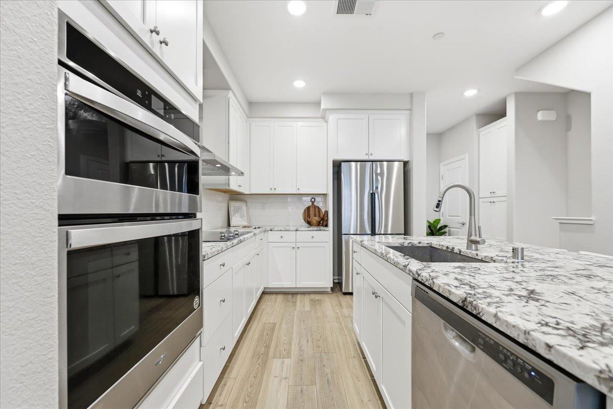 Detail Gallery Image 8 of 32 For 542 Remi Ln, San Jose,  CA 95133 - 3 Beds | 3 Baths