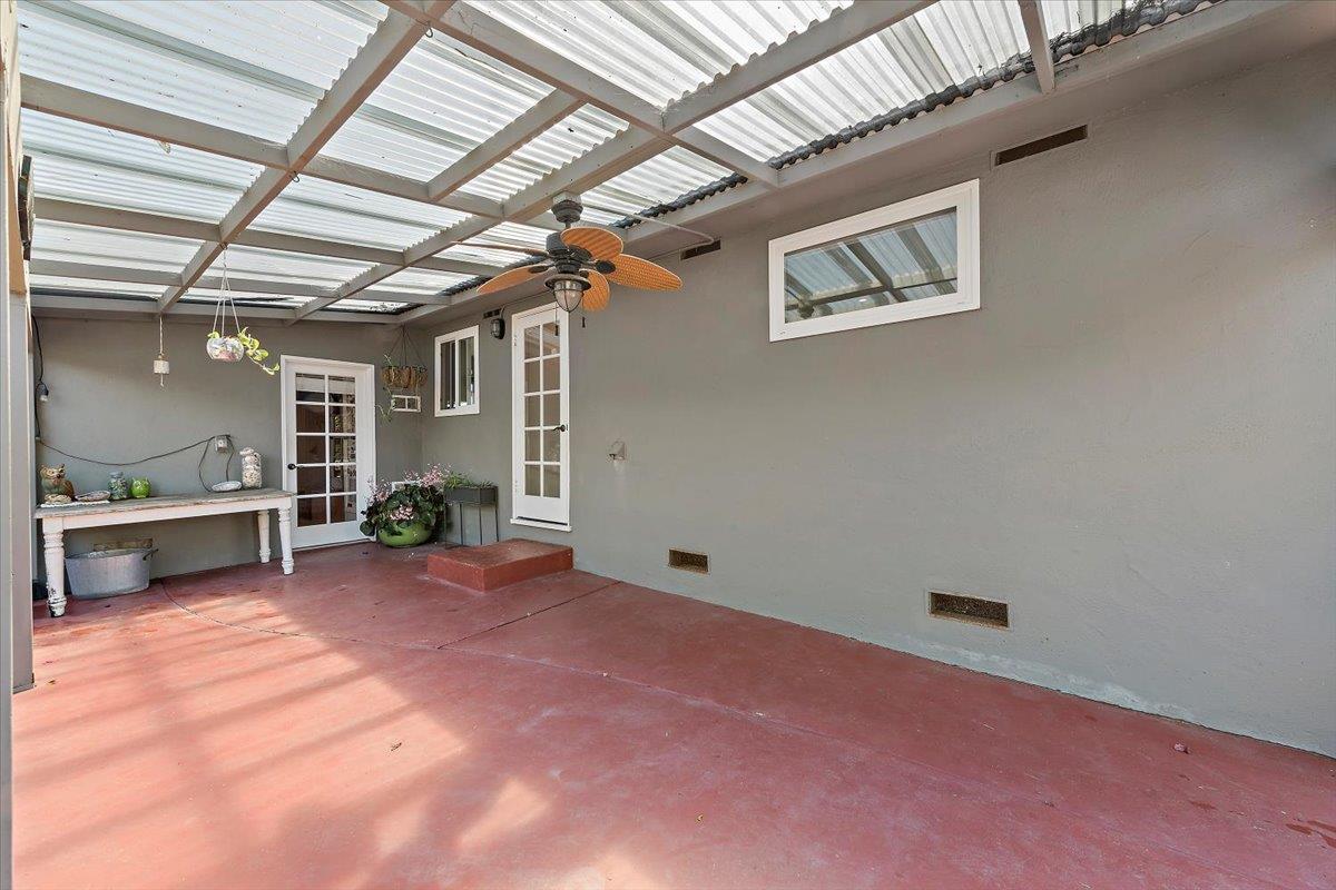 Detail Gallery Image 17 of 24 For Gladys Ave, Santa Cruz,  CA 95062 - 2 Beds | 1 Baths