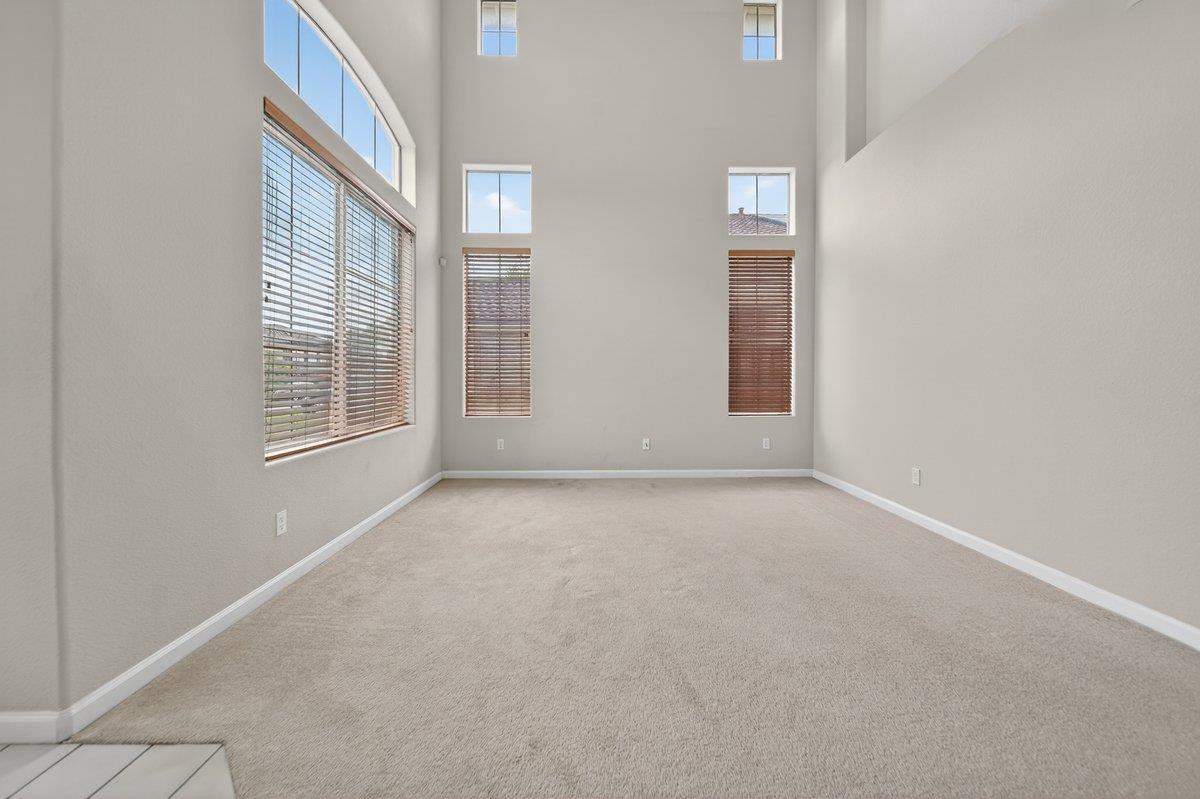 Detail Gallery Image 10 of 49 For Riesling Way, Salinas,  CA 93906 - 3 Beds | 3 Baths