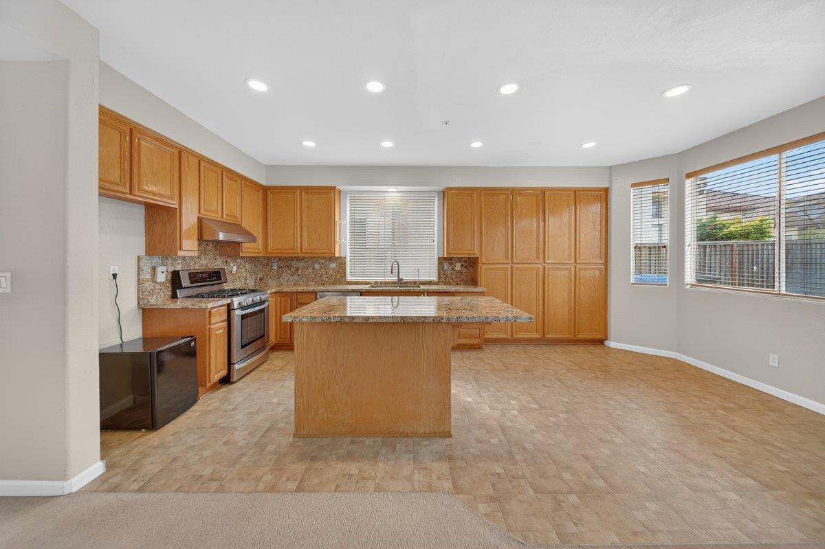 Detail Gallery Image 15 of 49 For Riesling Way, Salinas,  CA 93906 - 3 Beds | 3 Baths