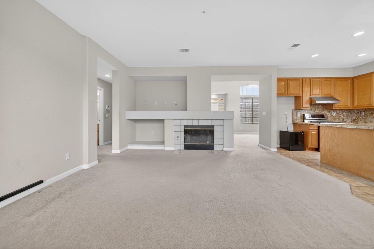 Detail Gallery Image 17 of 49 For Riesling Way, Salinas,  CA 93906 - 3 Beds | 3 Baths