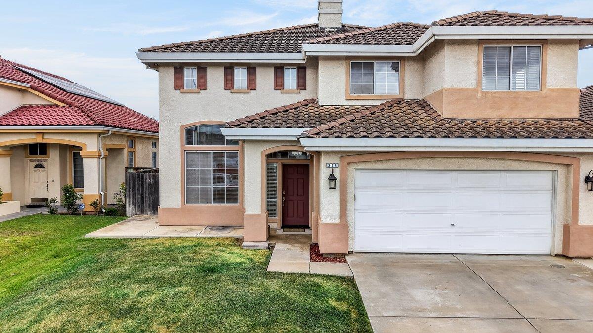 Detail Gallery Image 2 of 49 For Riesling Way, Salinas,  CA 93906 - 3 Beds | 3 Baths