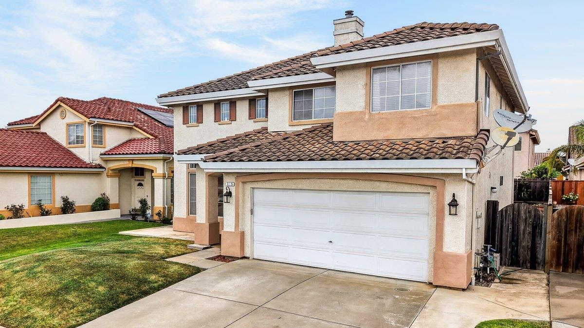 Detail Gallery Image 3 of 49 For Riesling Way, Salinas,  CA 93906 - 3 Beds | 3 Baths