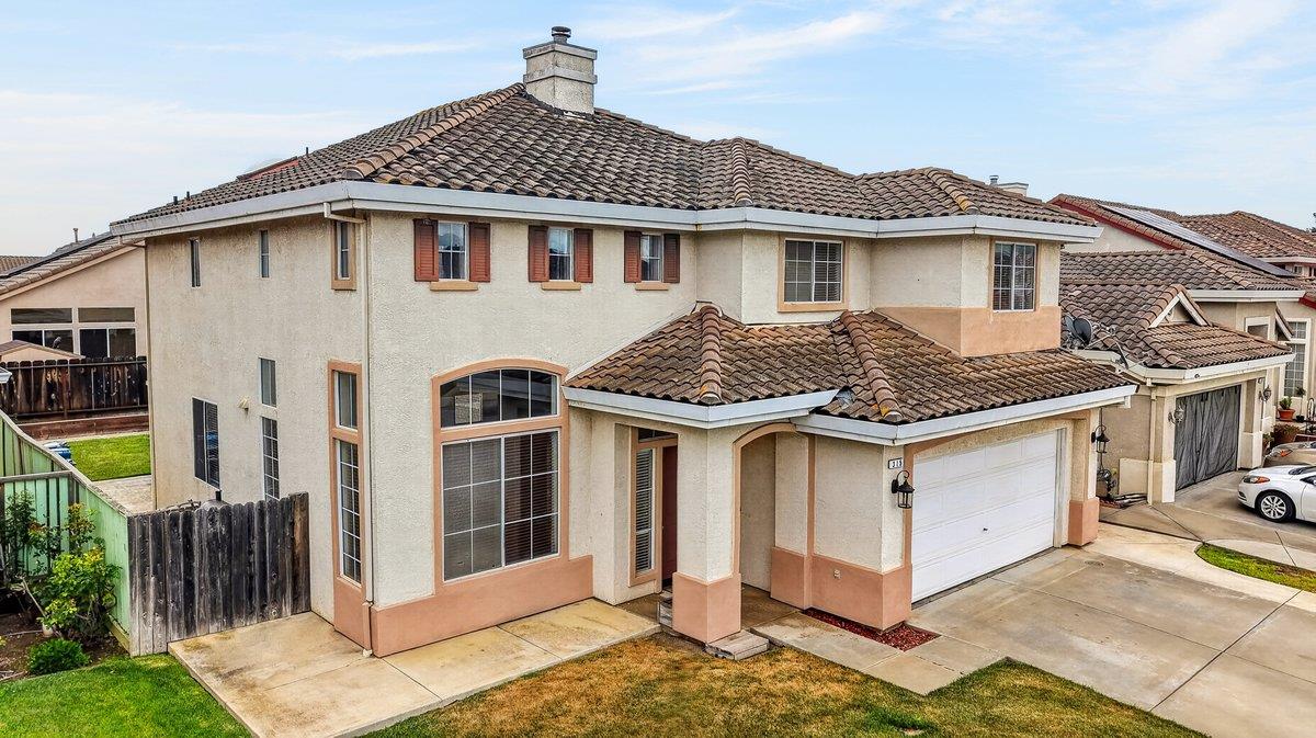 Detail Gallery Image 4 of 49 For Riesling Way, Salinas,  CA 93906 - 3 Beds | 3 Baths