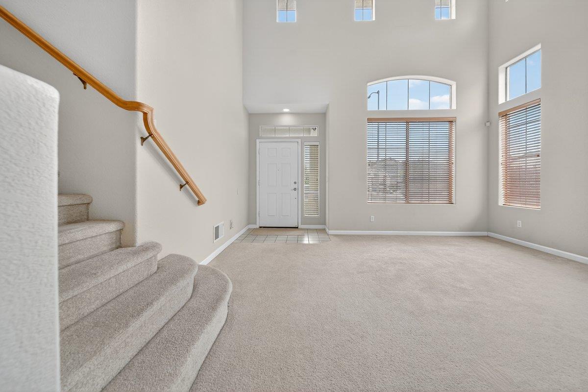 Detail Gallery Image 7 of 49 For Riesling Way, Salinas,  CA 93906 - 3 Beds | 3 Baths