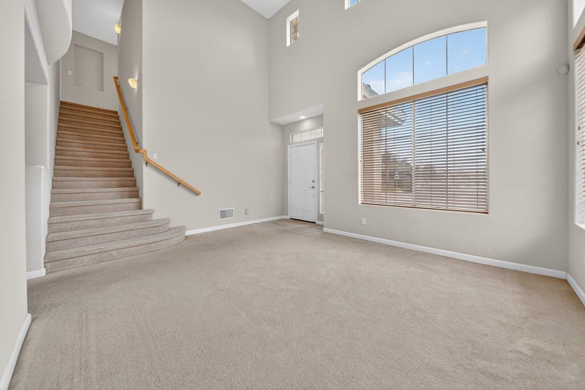 Detail Gallery Image 9 of 49 For Riesling Way, Salinas,  CA 93906 - 3 Beds | 3 Baths