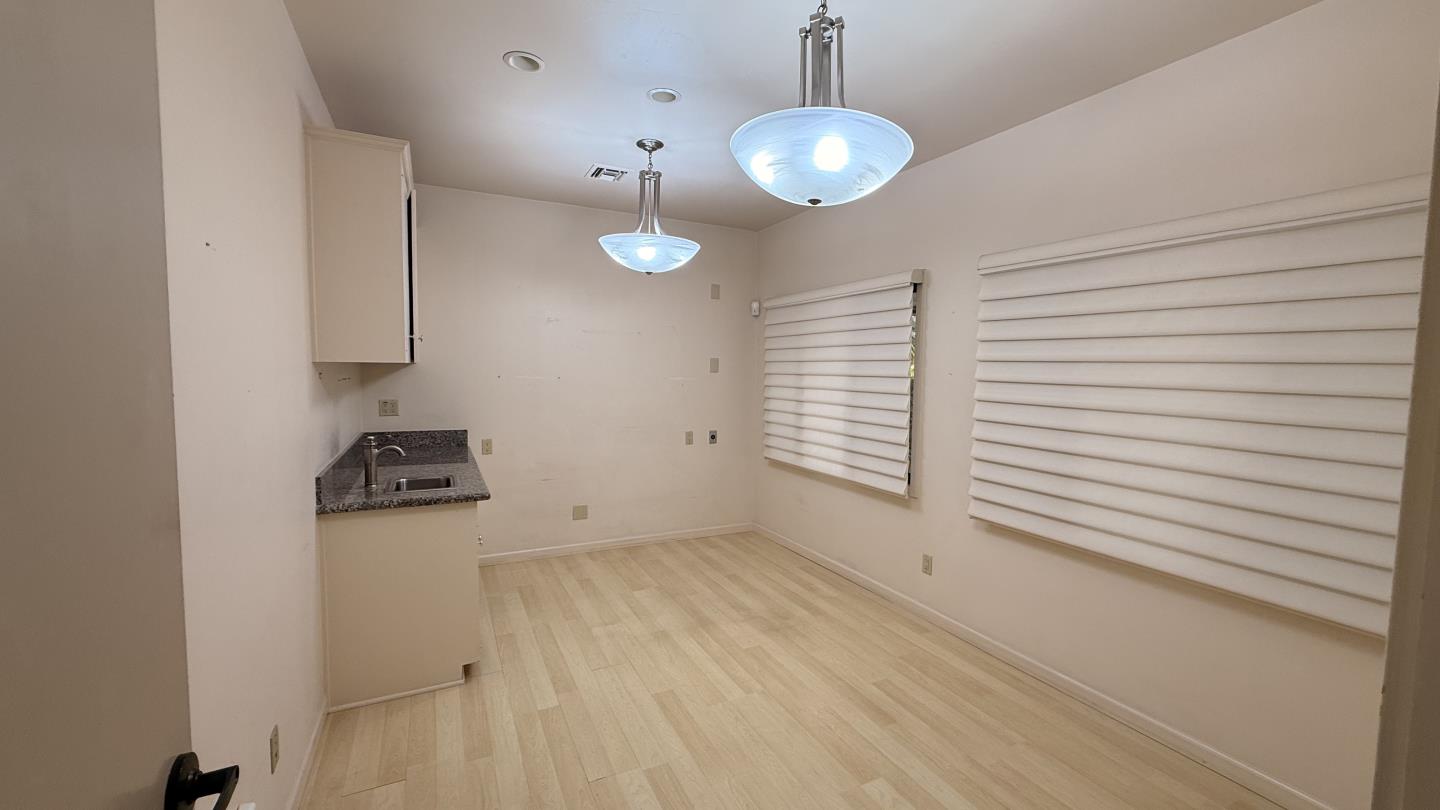 Detail Gallery Image 11 of 20 For 3311 Mission Dr, Santa Cruz,  CA 95065 - – Beds | – Baths