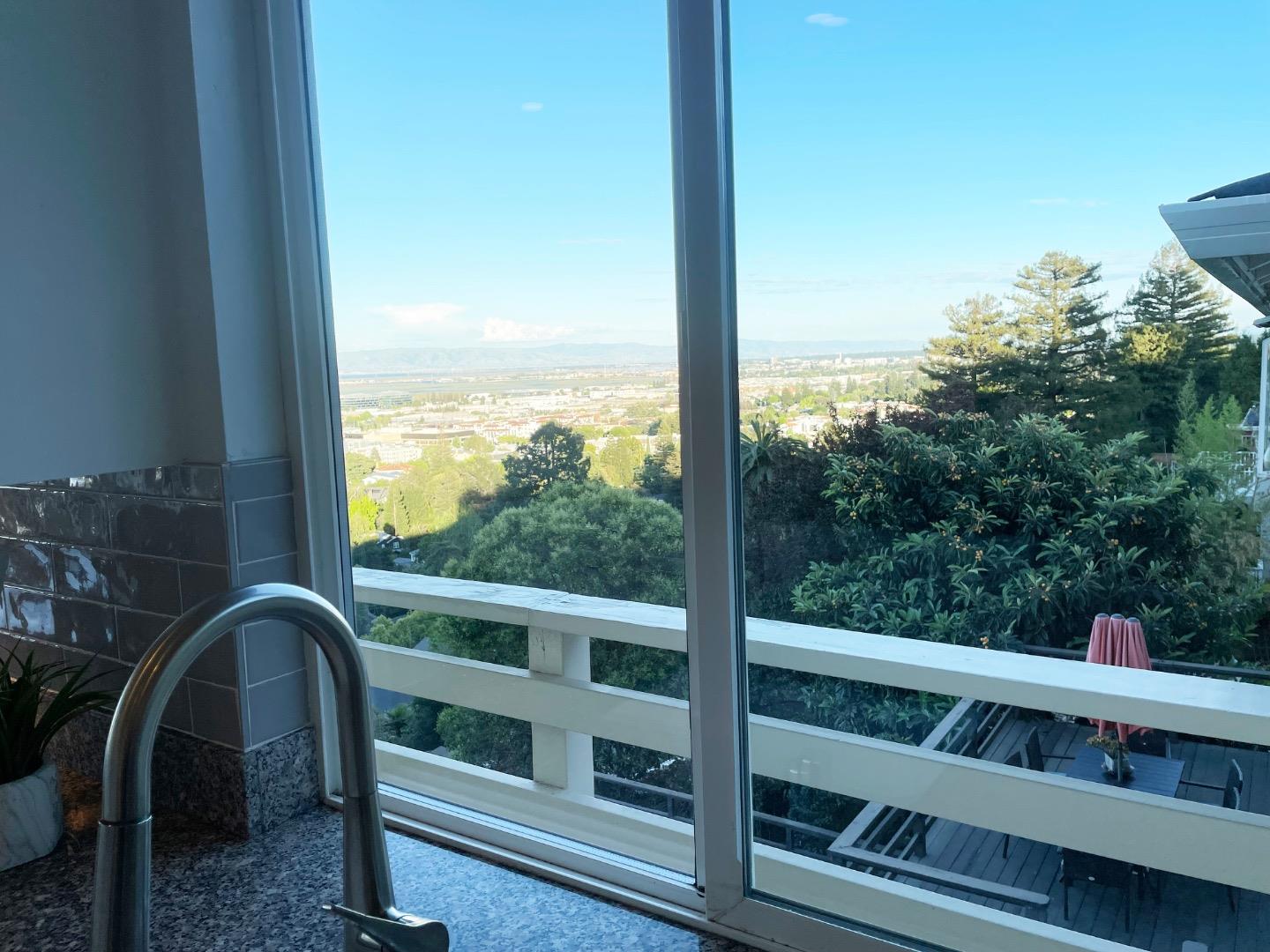 Detail Gallery Image 15 of 43 For 205 Hillcrest Rd, San Carlos,  CA 94070 - 5 Beds | 3 Baths