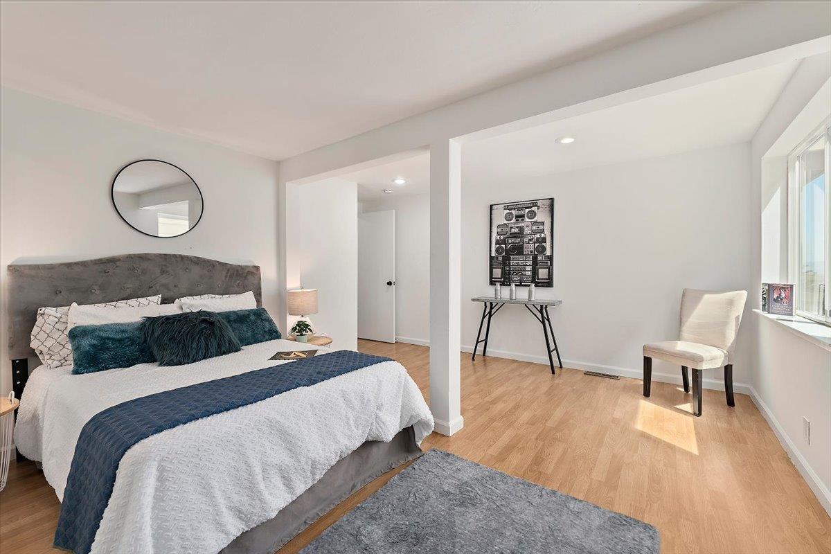 Detail Gallery Image 30 of 43 For 205 Hillcrest Rd, San Carlos,  CA 94070 - 5 Beds | 3 Baths