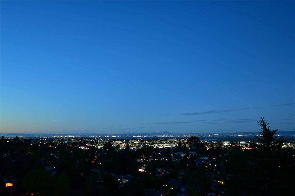 Detail Gallery Image 39 of 43 For 205 Hillcrest Rd, San Carlos,  CA 94070 - 5 Beds | 3 Baths