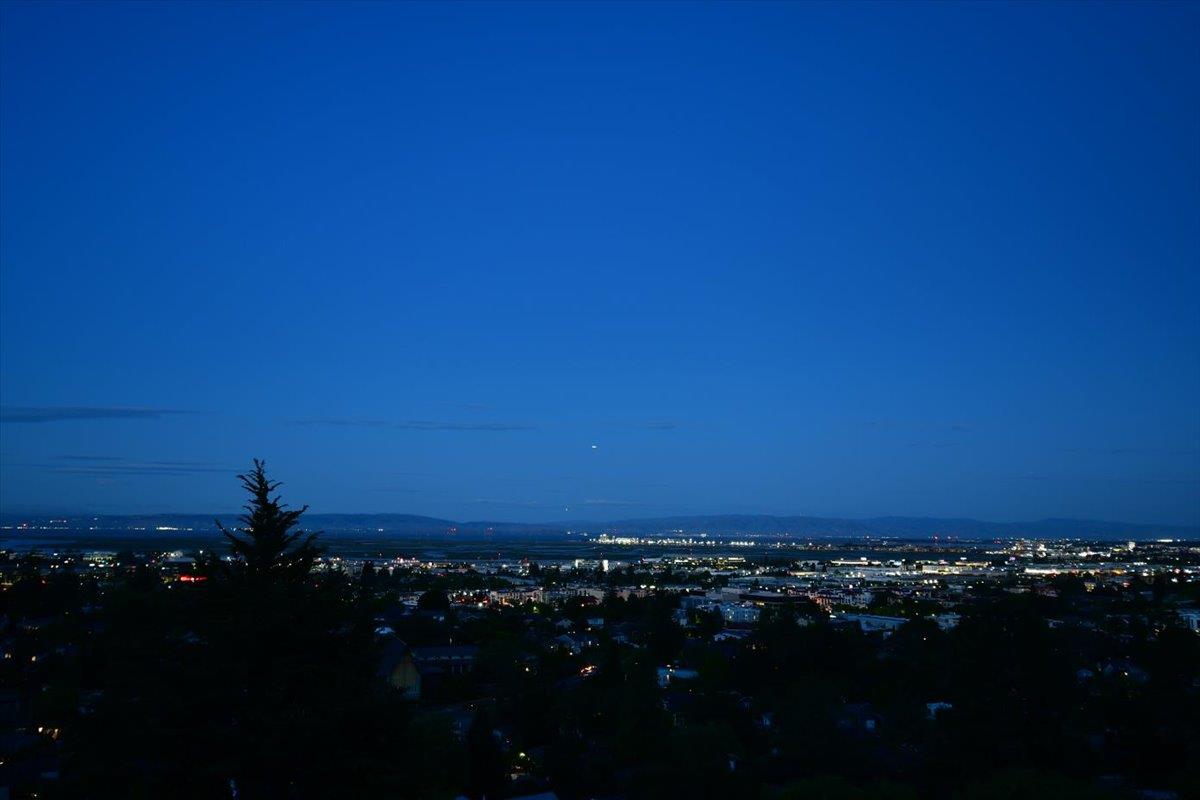 Detail Gallery Image 40 of 43 For 205 Hillcrest Rd, San Carlos,  CA 94070 - 5 Beds | 3 Baths