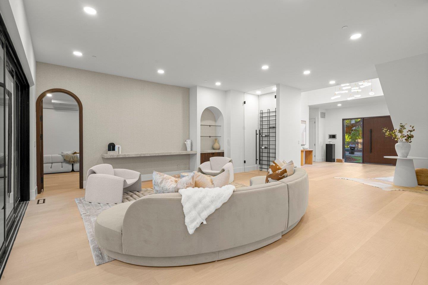 Detail Gallery Image 10 of 51 For 15 San Juan Ave, Menlo Park,  CA 94025 - 5 Beds | 5 Baths