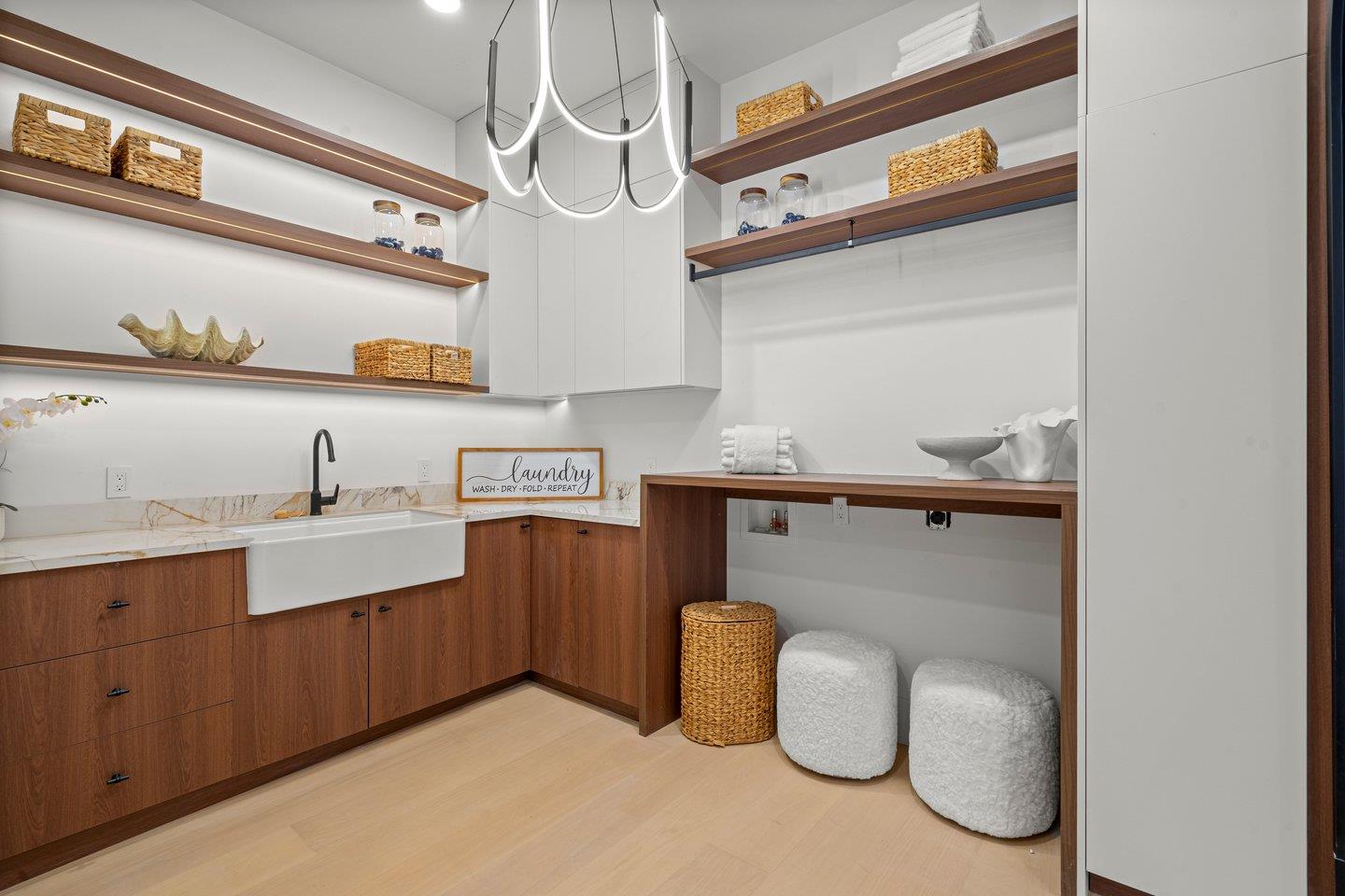 Detail Gallery Image 13 of 51 For 15 San Juan Ave, Menlo Park,  CA 94025 - 5 Beds | 5 Baths