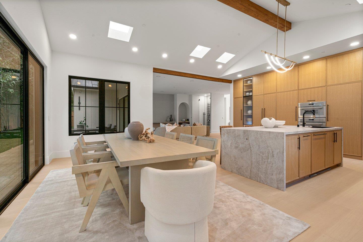 Detail Gallery Image 14 of 51 For 15 San Juan Ave, Menlo Park,  CA 94025 - 5 Beds | 5 Baths