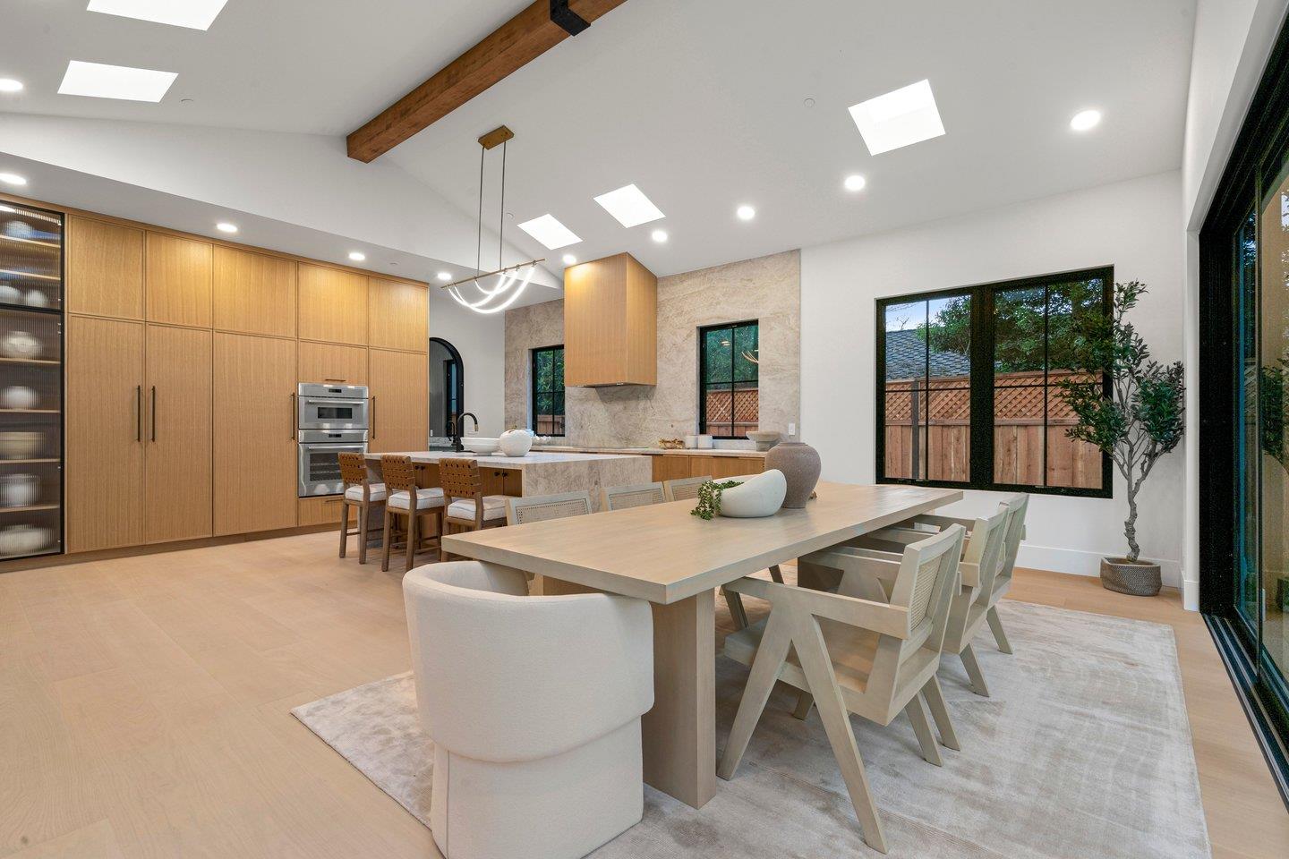 Detail Gallery Image 15 of 51 For 15 San Juan Ave, Menlo Park,  CA 94025 - 5 Beds | 5 Baths