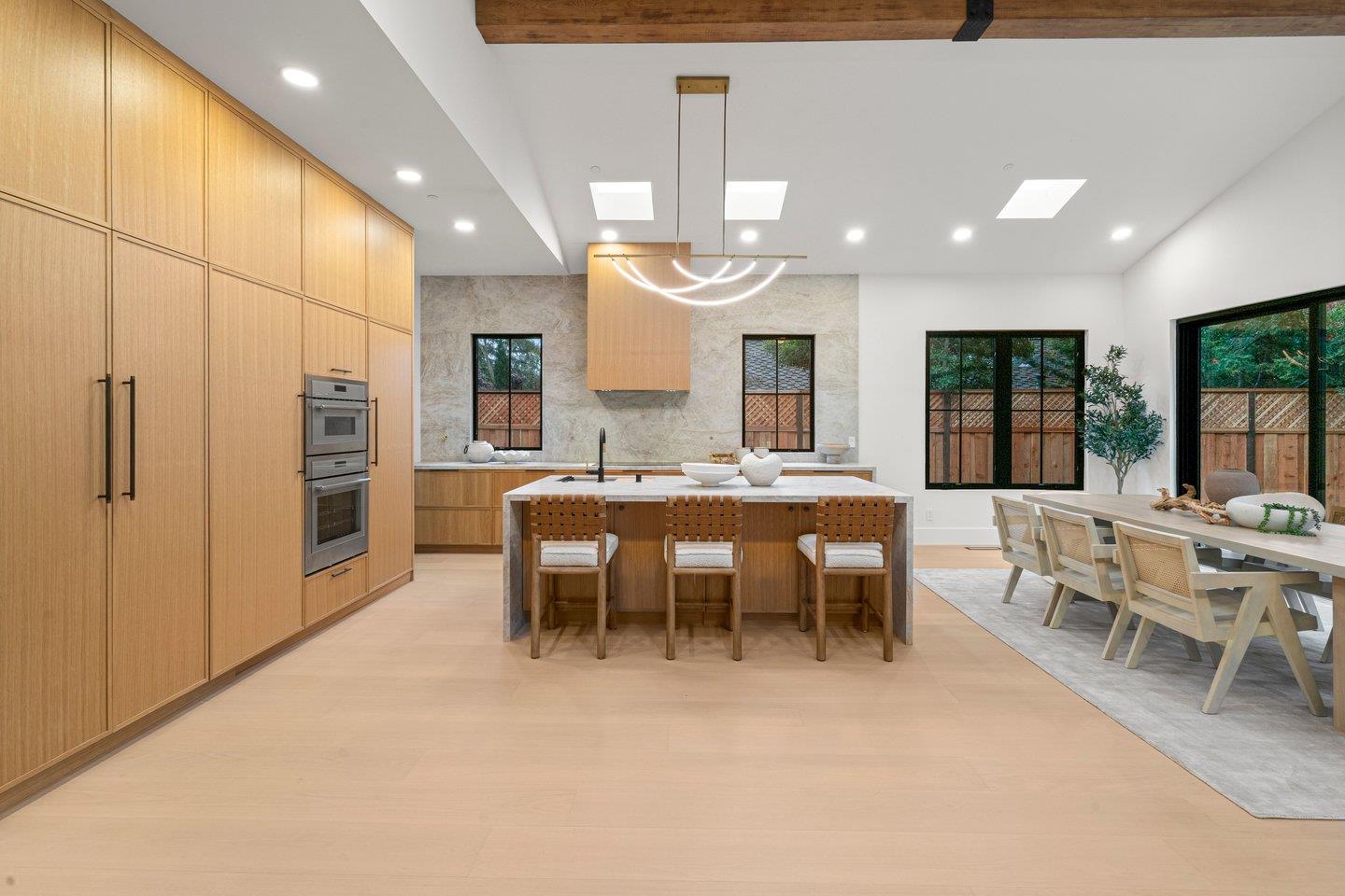 Detail Gallery Image 16 of 51 For 15 San Juan Ave, Menlo Park,  CA 94025 - 5 Beds | 5 Baths