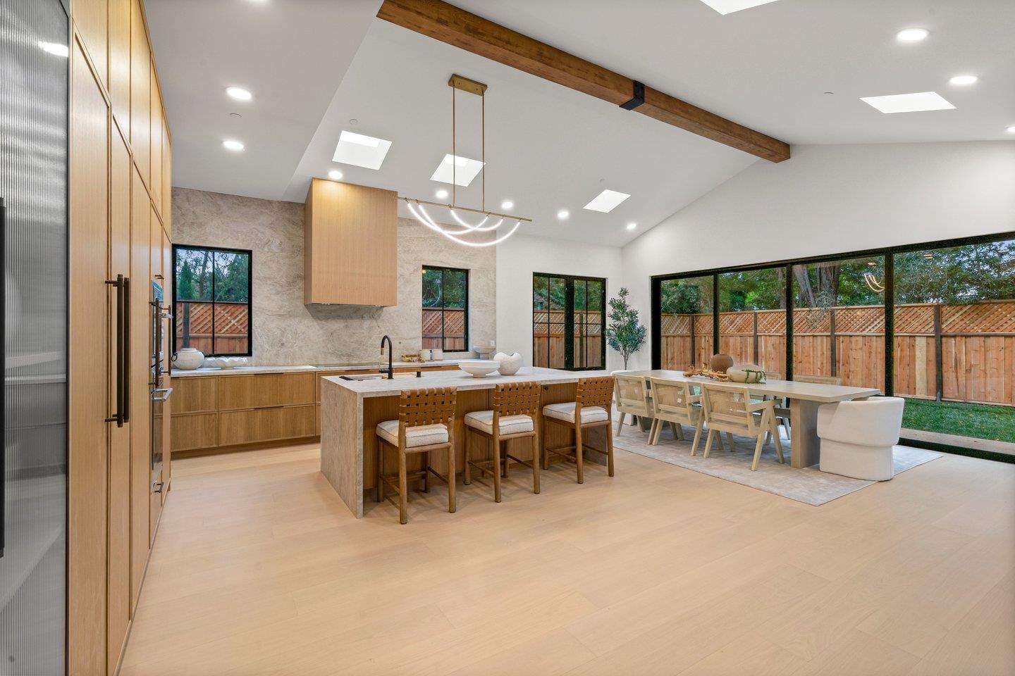 Detail Gallery Image 17 of 51 For 15 San Juan Ave, Menlo Park,  CA 94025 - 5 Beds | 5 Baths