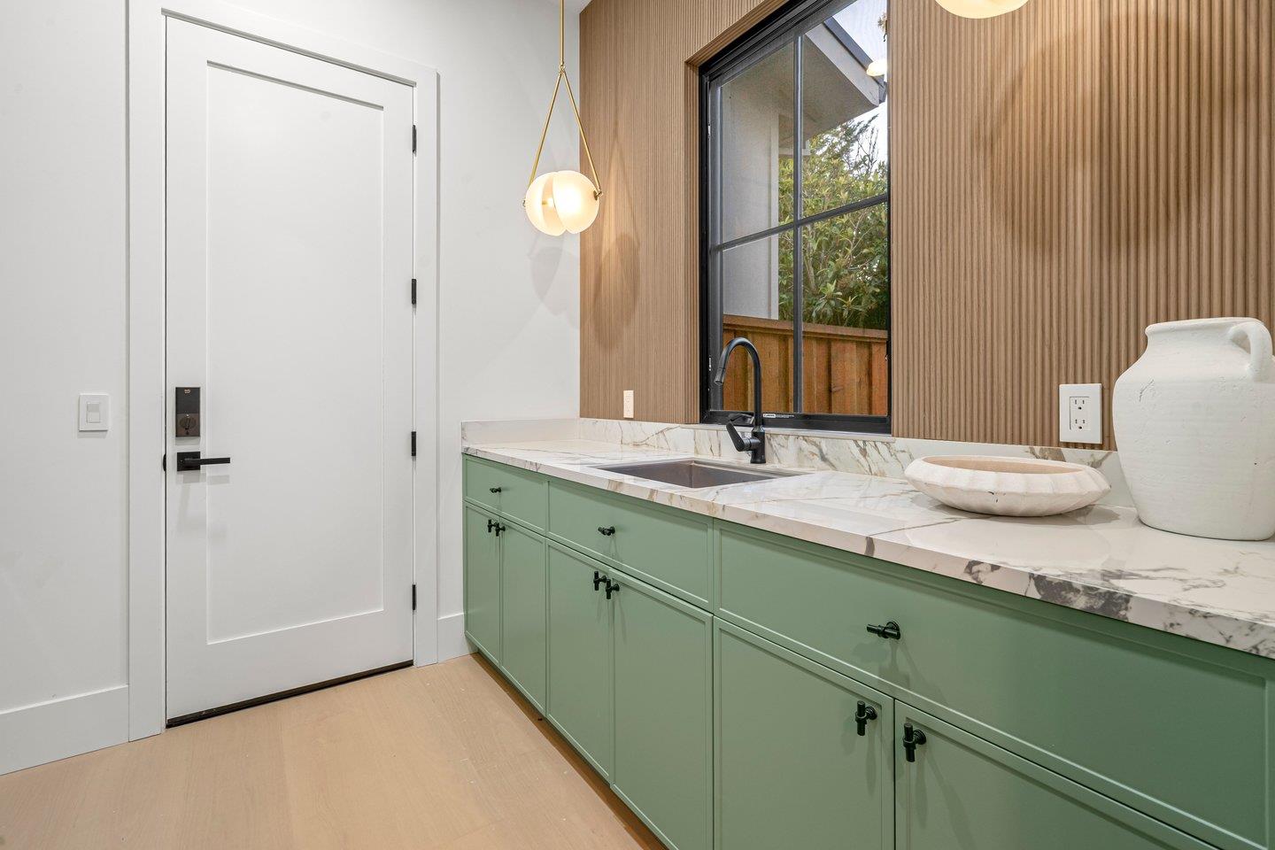 Detail Gallery Image 20 of 51 For 15 San Juan Ave, Menlo Park,  CA 94025 - 5 Beds | 5 Baths