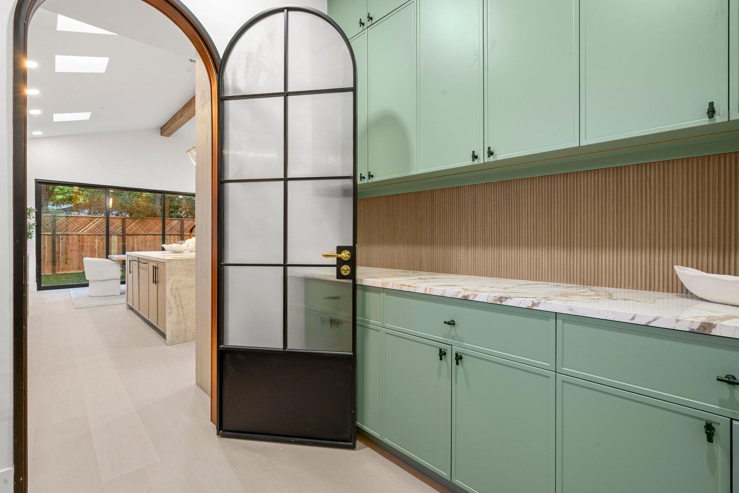 Detail Gallery Image 21 of 51 For 15 San Juan Ave, Menlo Park,  CA 94025 - 5 Beds | 5 Baths